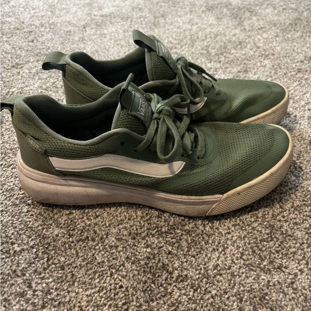Vans Ultra Range shoes. Men’s 6.5 women’s 8